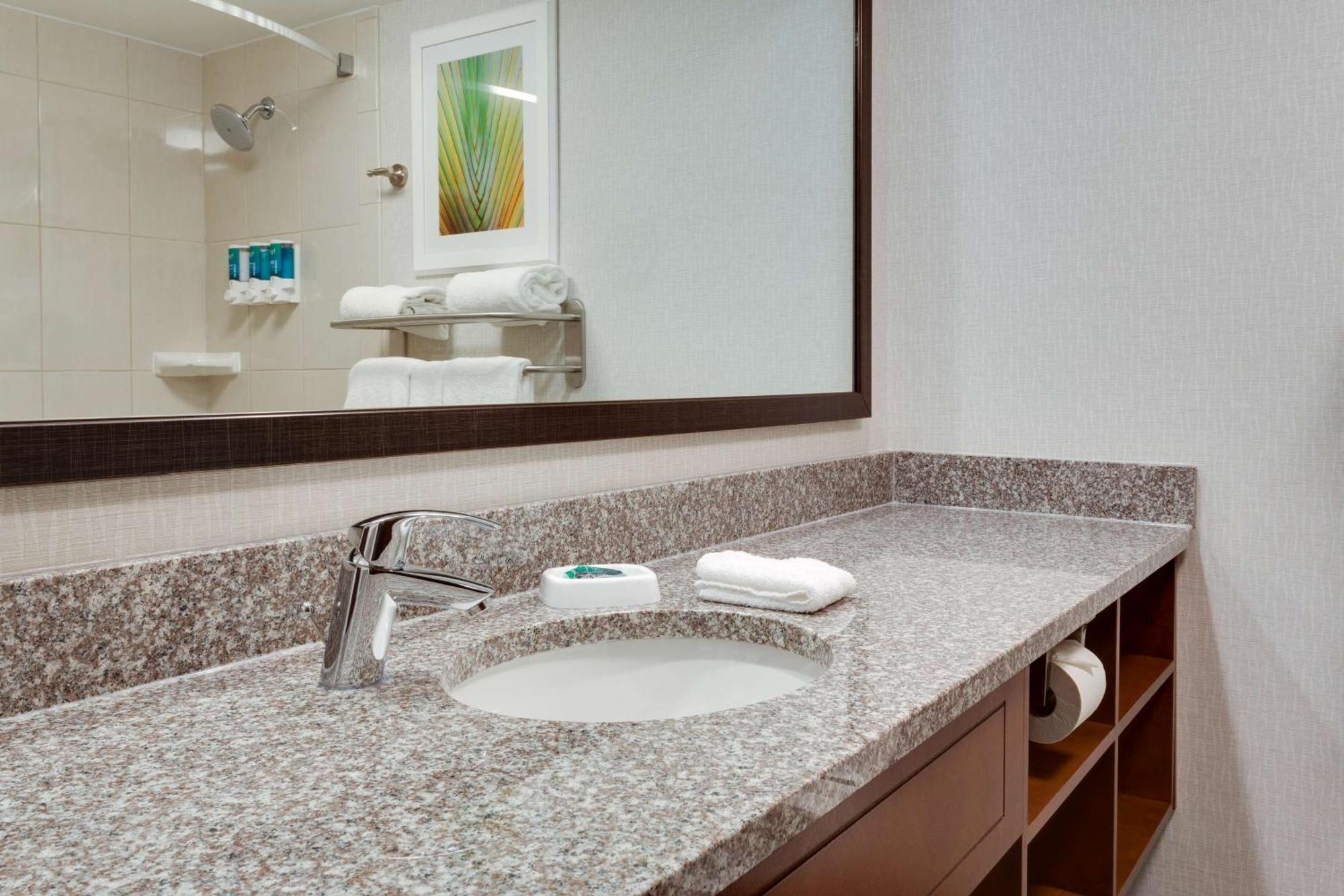 Drury Inn & Suites Columbia Stadium Boulevard Εξωτερικό φωτογραφία