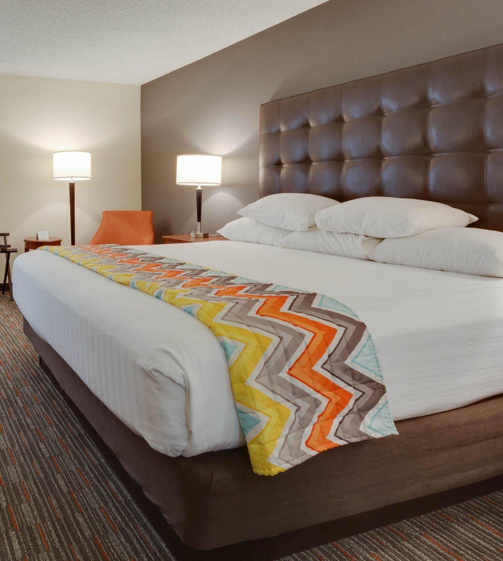 Drury Inn & Suites Columbia Stadium Boulevard Εξωτερικό φωτογραφία